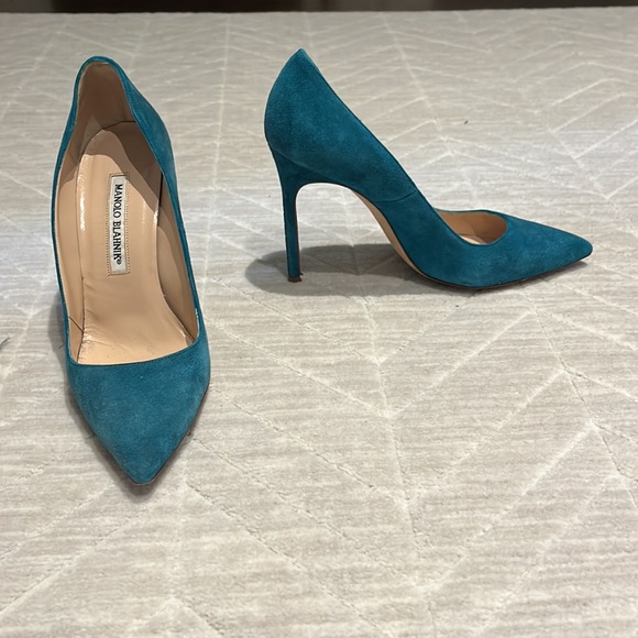 Manolo Blahnik Pumps - Picture 2 of 6